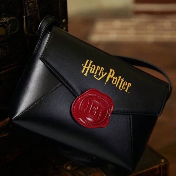 HALLOWEEN SALE Black Leather Harry Potter Hogwarts Letter Crossbody Purse - Picture 1 of 7